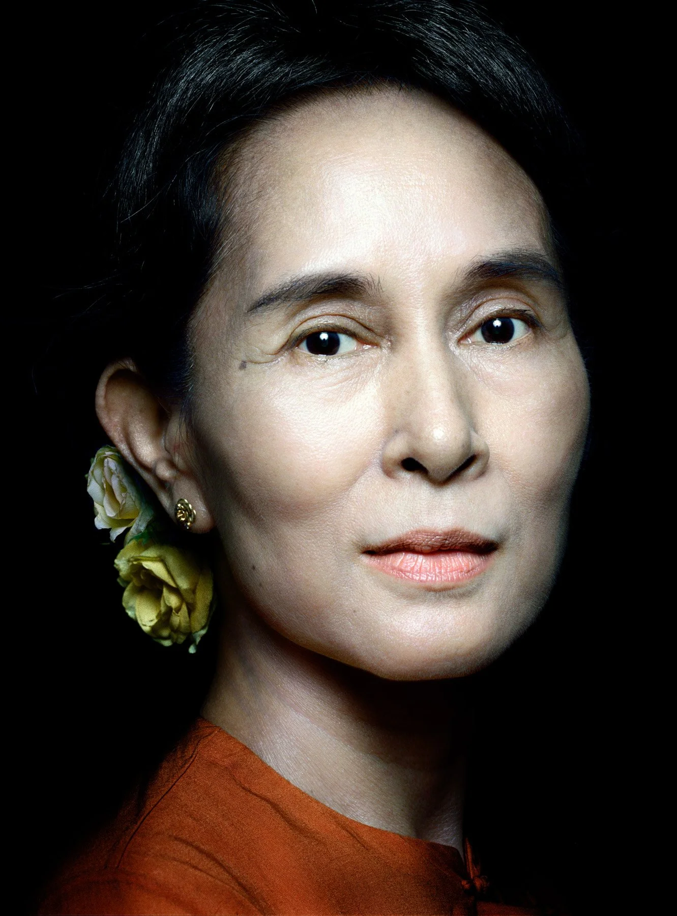 Turn AUNG SAN SUU KYI into a modern portrait direction