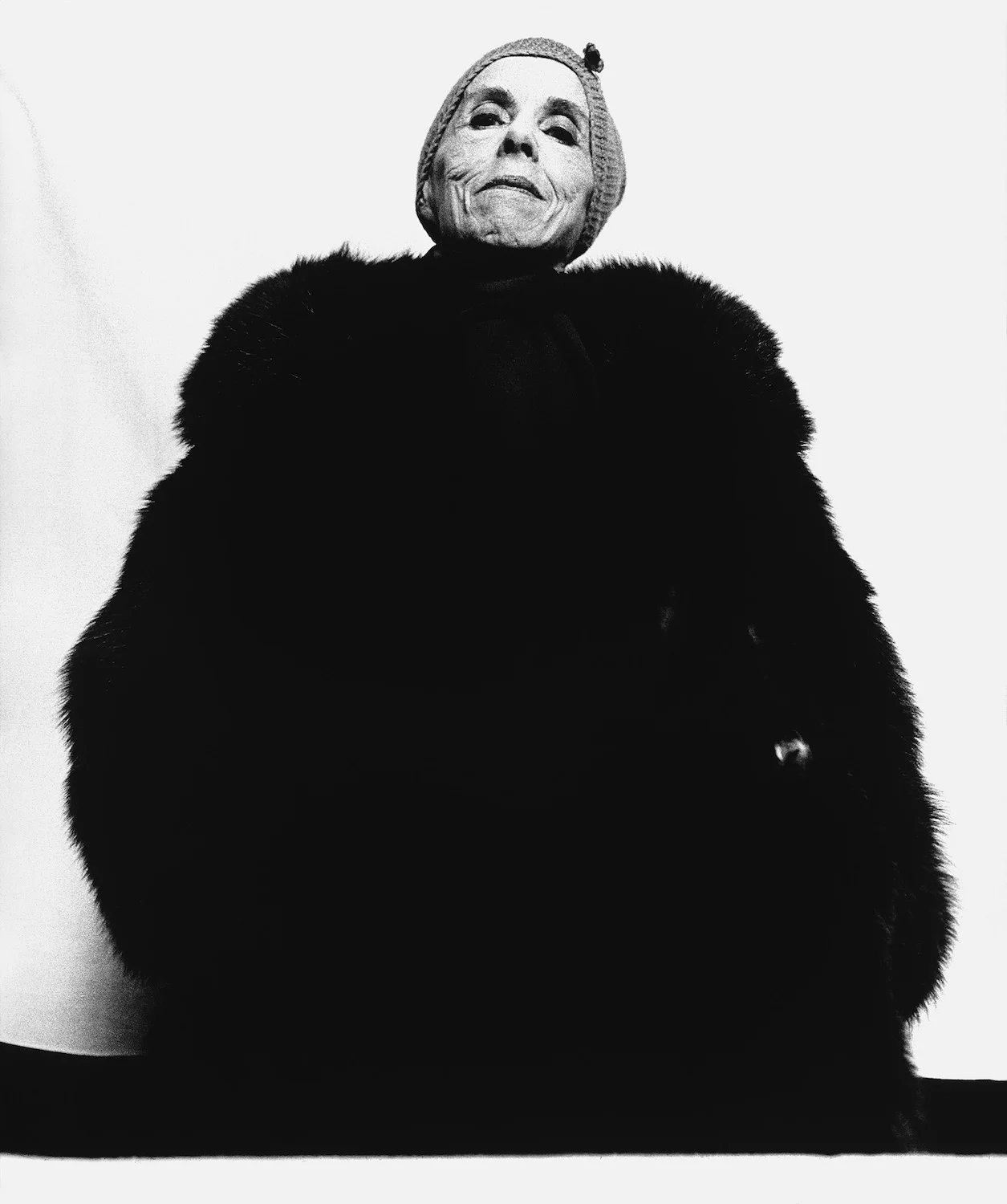 Turn Isak Dinesen, writer, Copenhagen, Denmark, April 9, 1958 into a modern portrait direction रेफरेंस इमेज 1