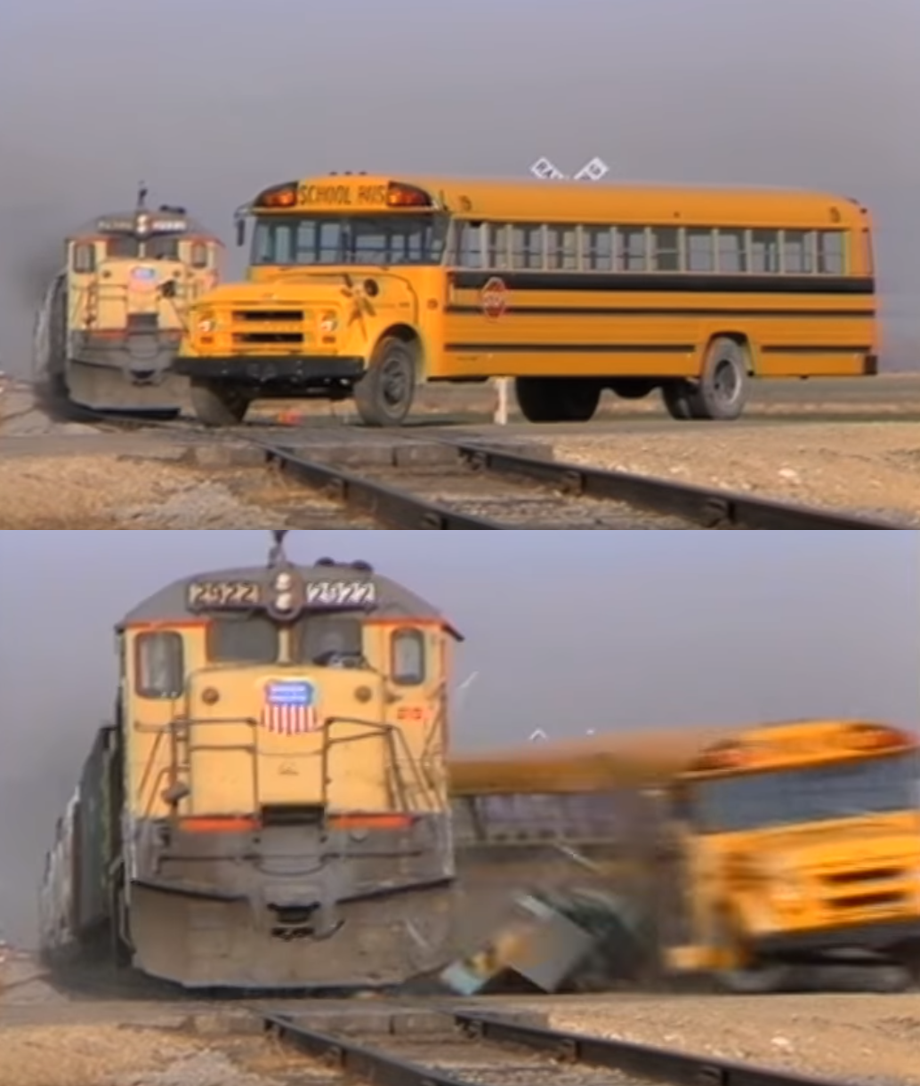 0238 / A train hitting a school bus 第 1 张参考图