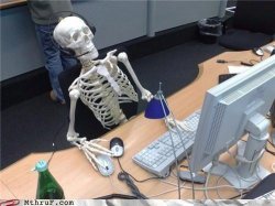 0635 / Waiting skeleton 第 1 张参考图